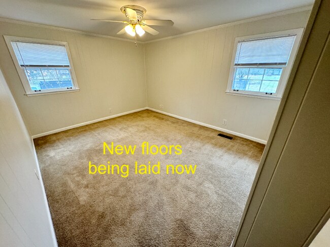 Foto del edificio - 813 Davis Dr