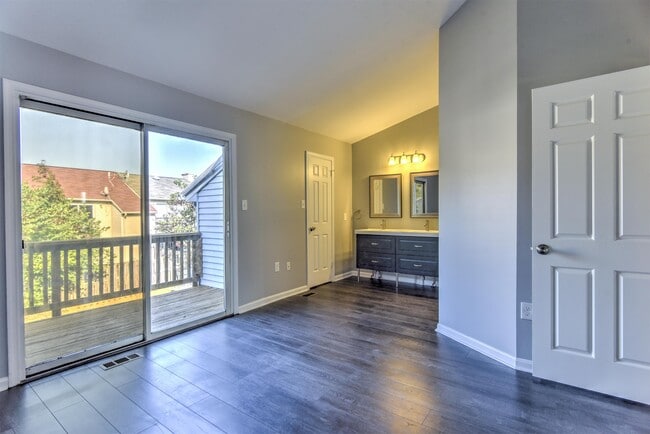 Building Photo - 3279 Westdale Ct