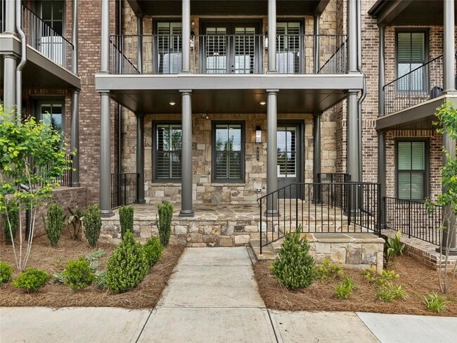 Foto del edificio - 355 Chiswick Cir