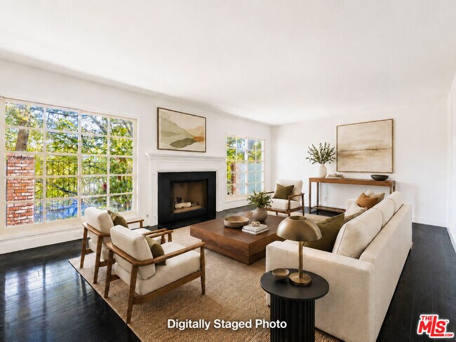 Building Photo - 4645 Petit Ave