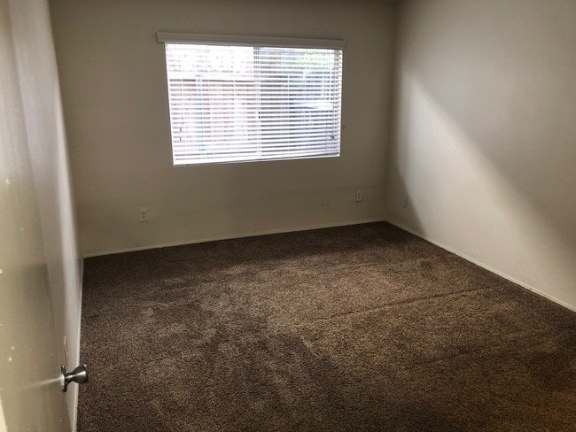 1st Ave Apartments - 4