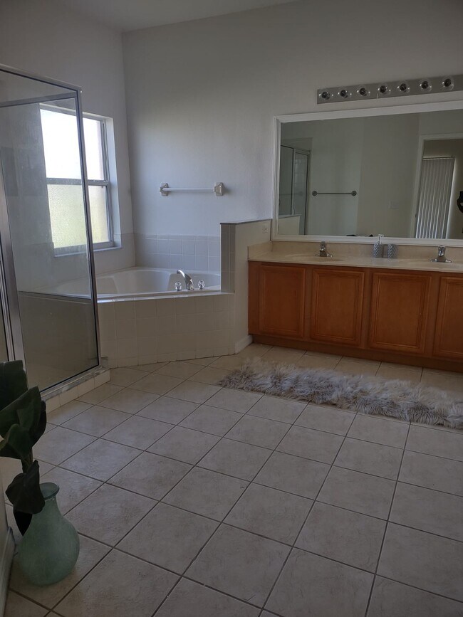 Building Photo - 1809 Hudson Dr