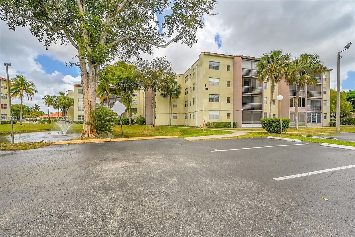 Primary Photo - 1820 SW 81st Ave