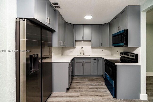 Foto del edificio - 8110 SW 4th Pl