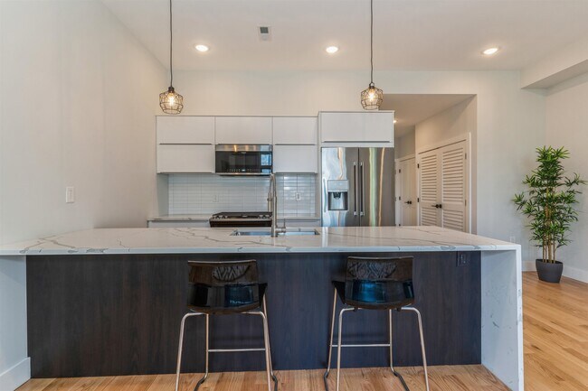 Foto del edificio - 6311 Polk St