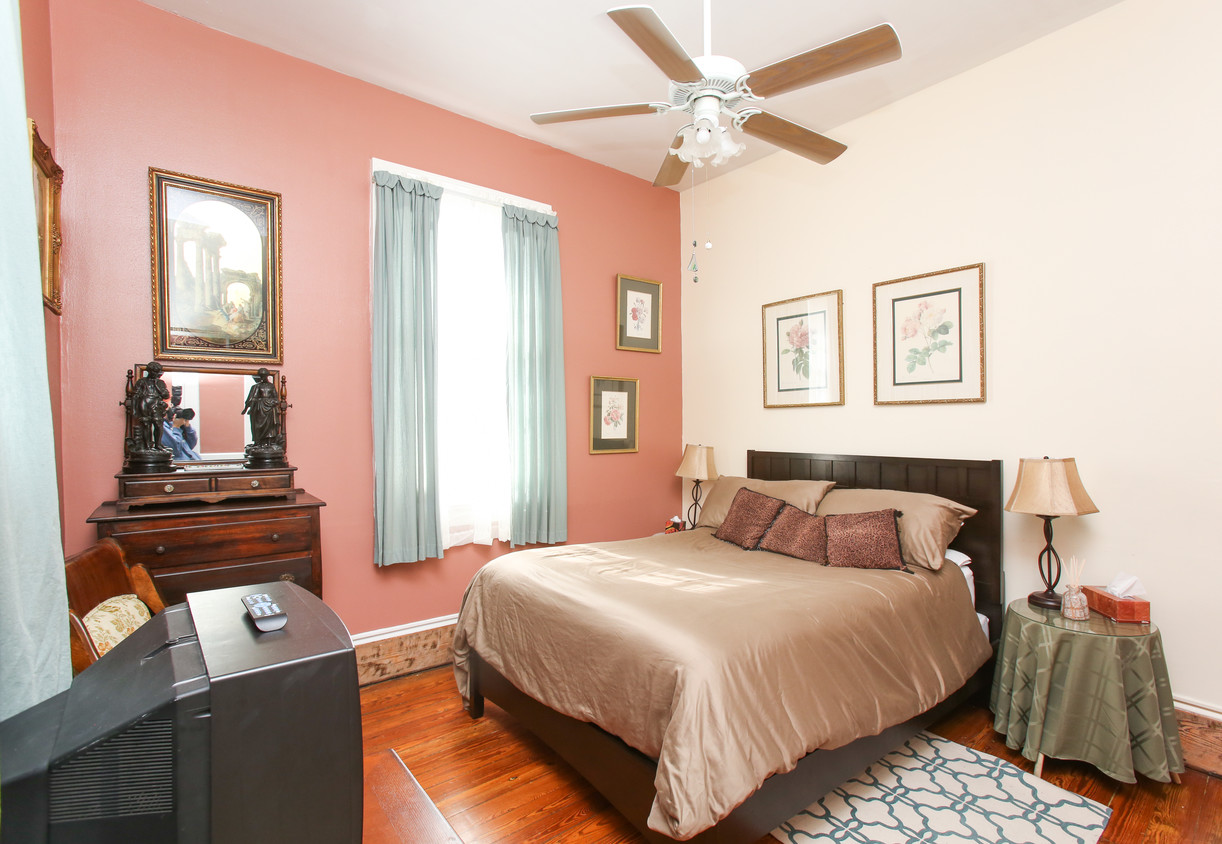 Bedroom 1 - 600 Seguin St