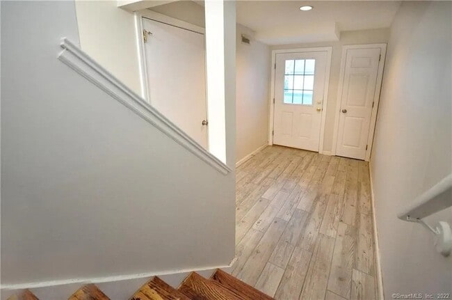 Building Photo - 507 Carlton Ln