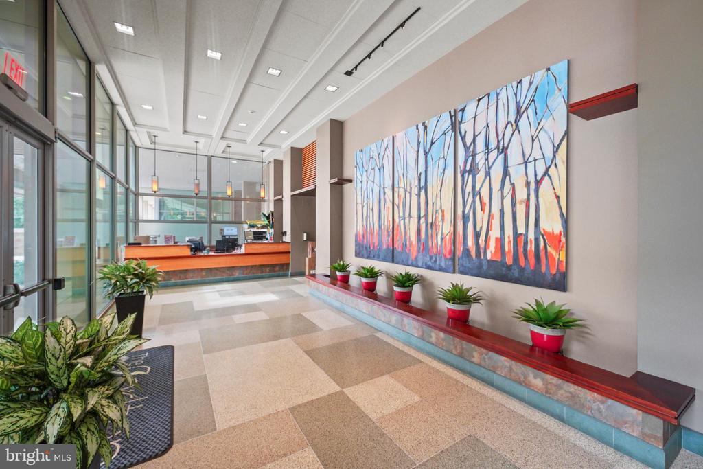 Primary Photo - 4600 S Four Mile Run Dr