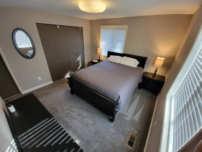 Master bedroom - 8111 NE 27th St