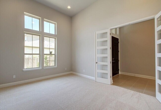 Building Photo - 200 Southern Carina Dr