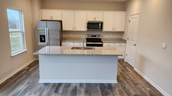 Building Photo - 61 Snapdragon Dr