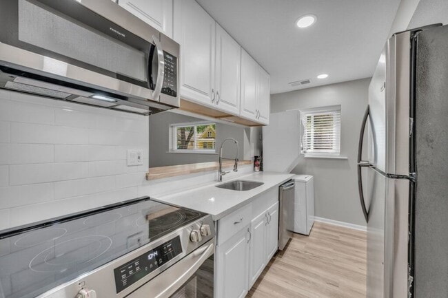 Building Photo - 1132 W 41ST TERRACE