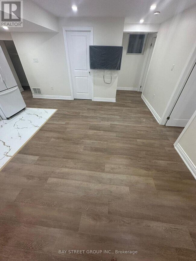 Photo du bâtiment - 138 Sutherland Ave