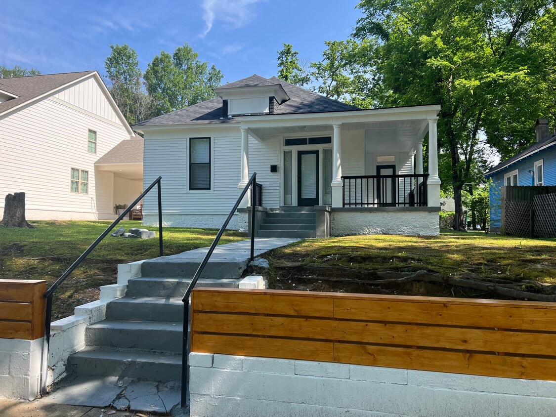 Primary Photo - 1722 Euclid Ave