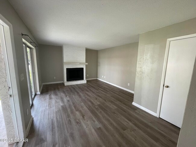 Building Photo - 97 Springwood Square