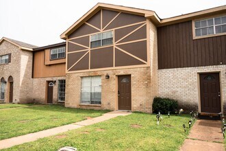 Building Photo - 1506 Eagle Lake Rd
