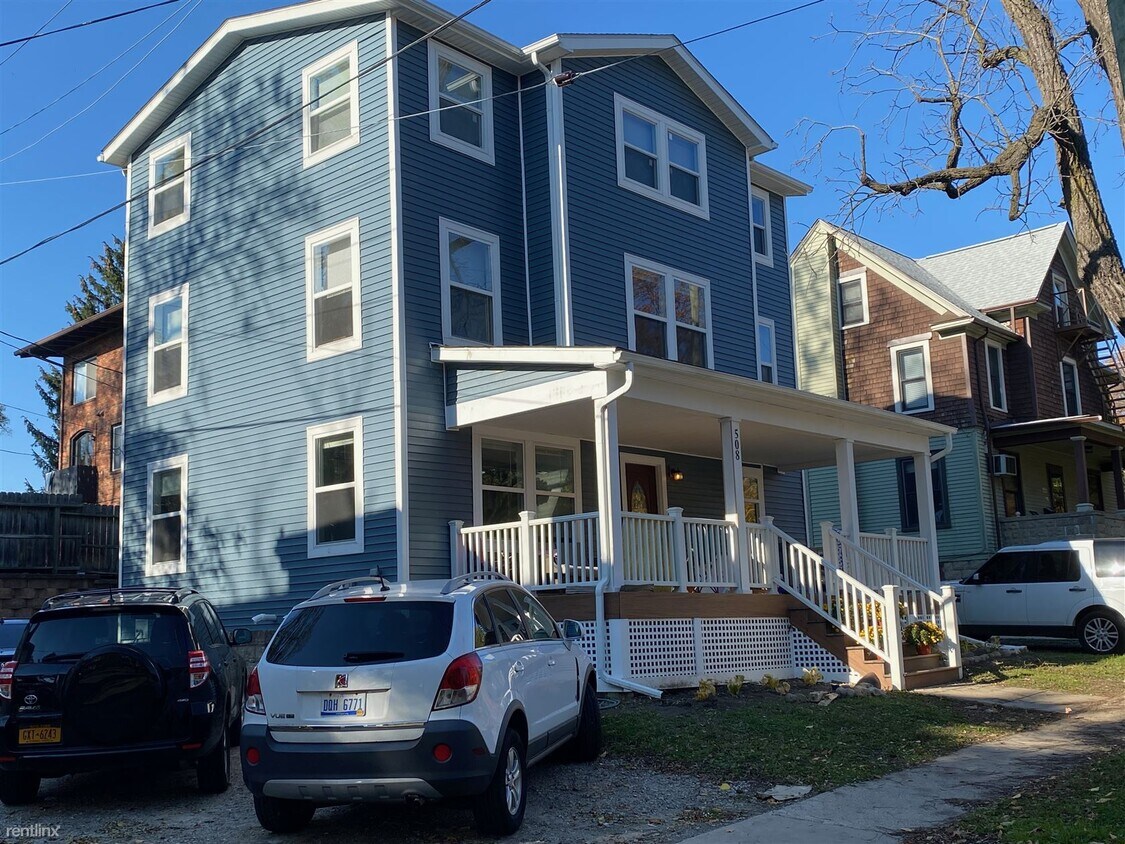Primary Photo - 8 br, 5.5 bath House - 508 Elm St