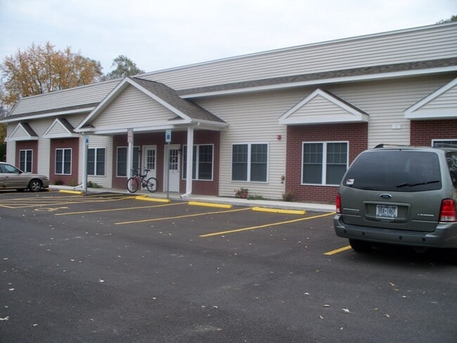 Building Photo - 3400 E River Rd