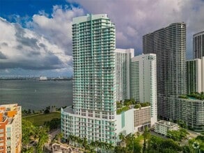 Building Photo - 1900 N Bayshore Dr