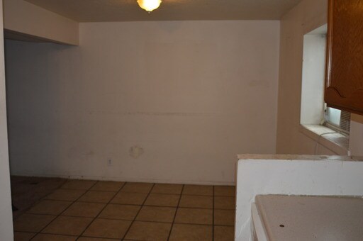 Building Photo - 759 W Jackson Ave