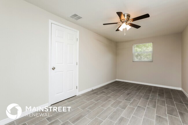 Foto del edificio - 913 Bethune Dr