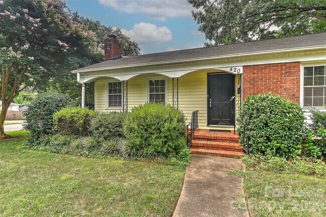 Foto del edificio - 420 Seneca Pl