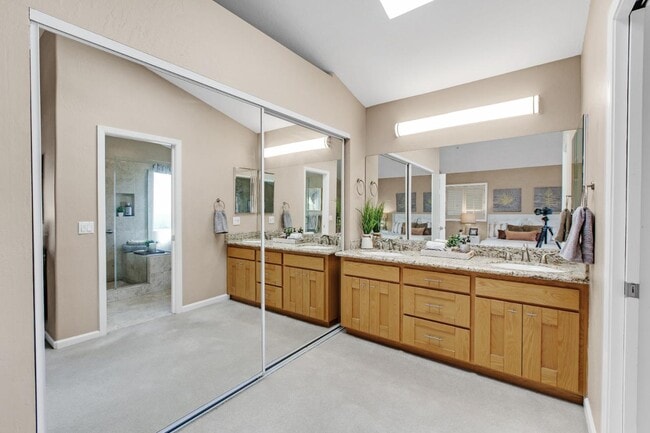 Building Photo - 639 Mercado Ct