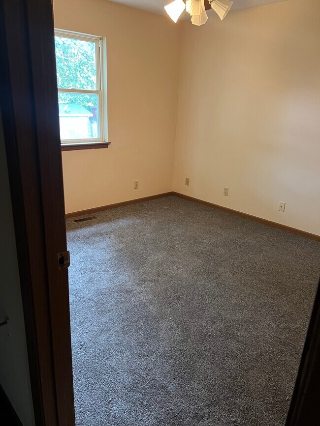 Bedroom 1 - 611 S 16th St