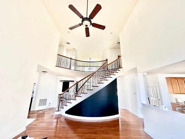 Foto del edificio - 715 Fairway Point Dr