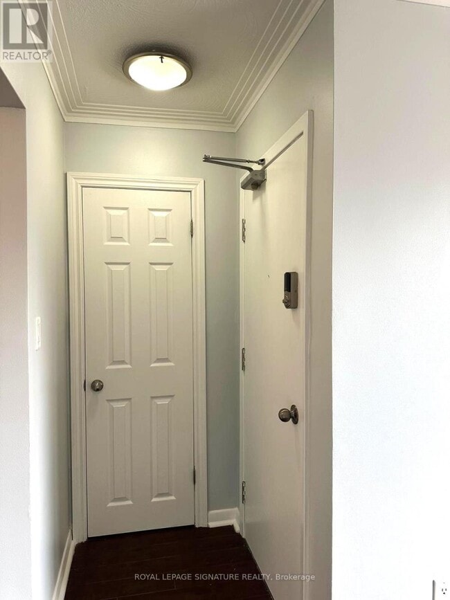 Building Photo - 13 Wesley St