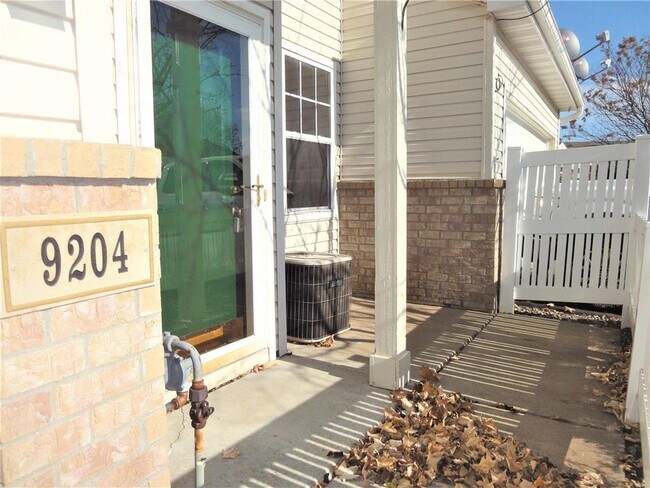 Foto del edificio - 9204 Holly Ln N