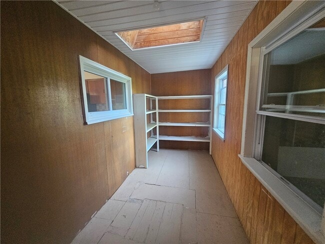 Building Photo - 4842 Farnsworth Rd
