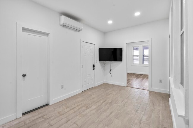 Building Photo - 45 66th St