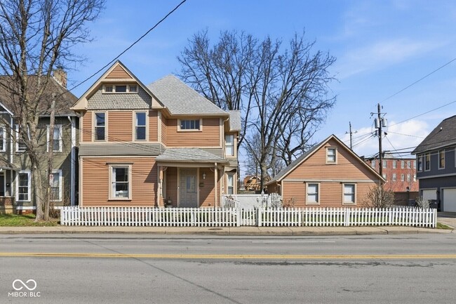 Photo - 640 E 10th Street Unit House