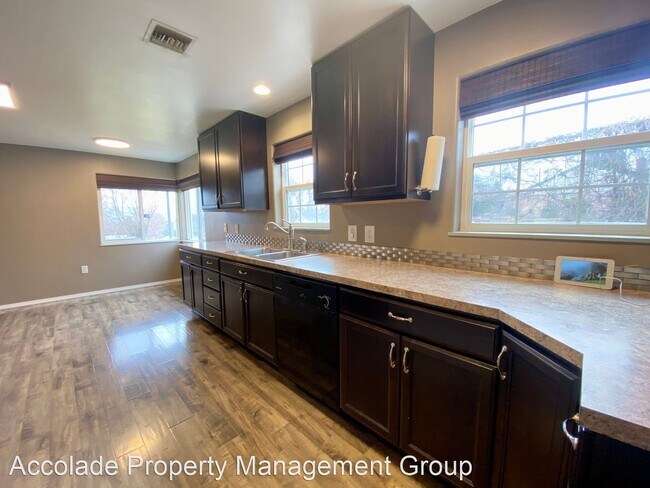 Foto del edificio - 3 br, 2.5 bath House - 2807 Shelton Ave