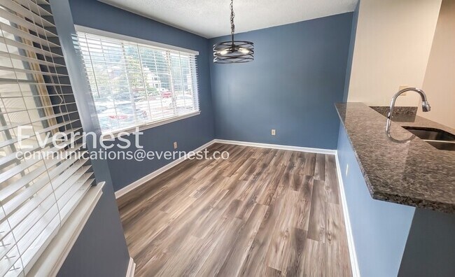 Foto del edificio - 1 Bed/1 Bath Condo with Modern Amenities / Pet-Friendly / Vouchers Accepted / Available Now!