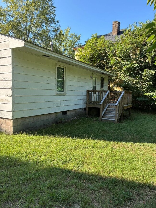 Building Photo - 307 Tarboro St