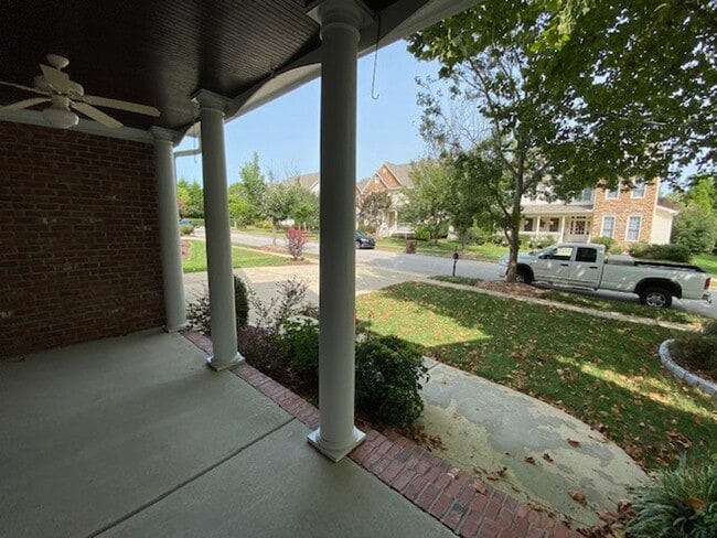 Building Photo - $500 Off 1 Month if Moved In by 11/30/25