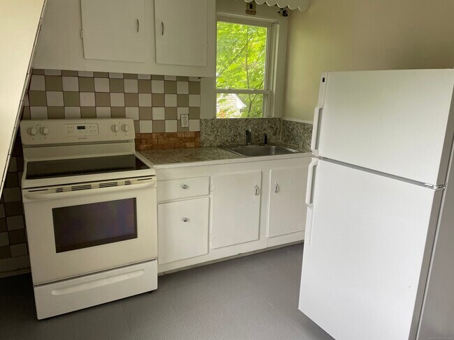 Foto del edificio - 26 Cedric Ave