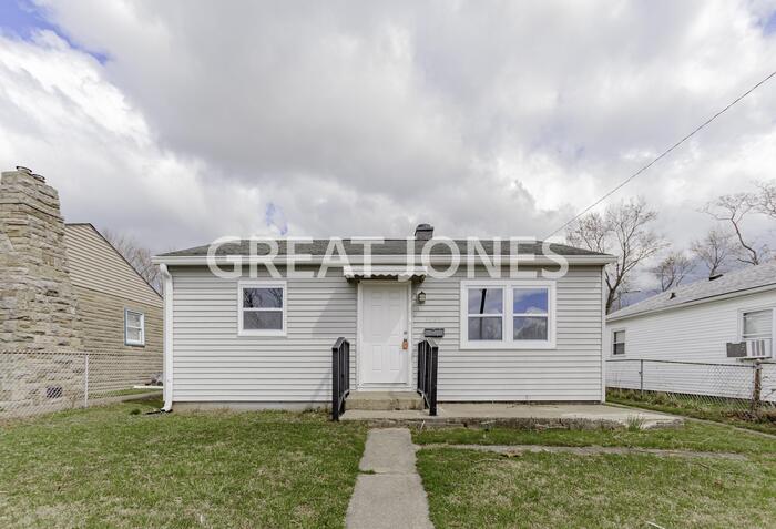Primary Photo - 3027 Adams St