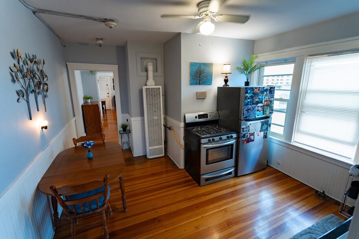 Foto principal - 412 Taunton Ave