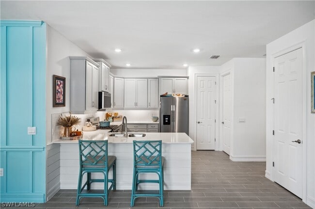 Building Photo - 43620 Sparrow Dr