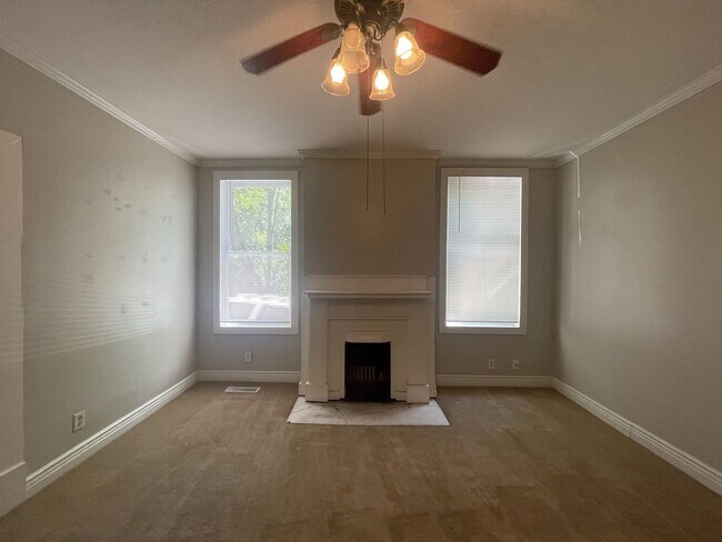 Foto del edificio - Three Bedroom Apartment - Great Downtown L...