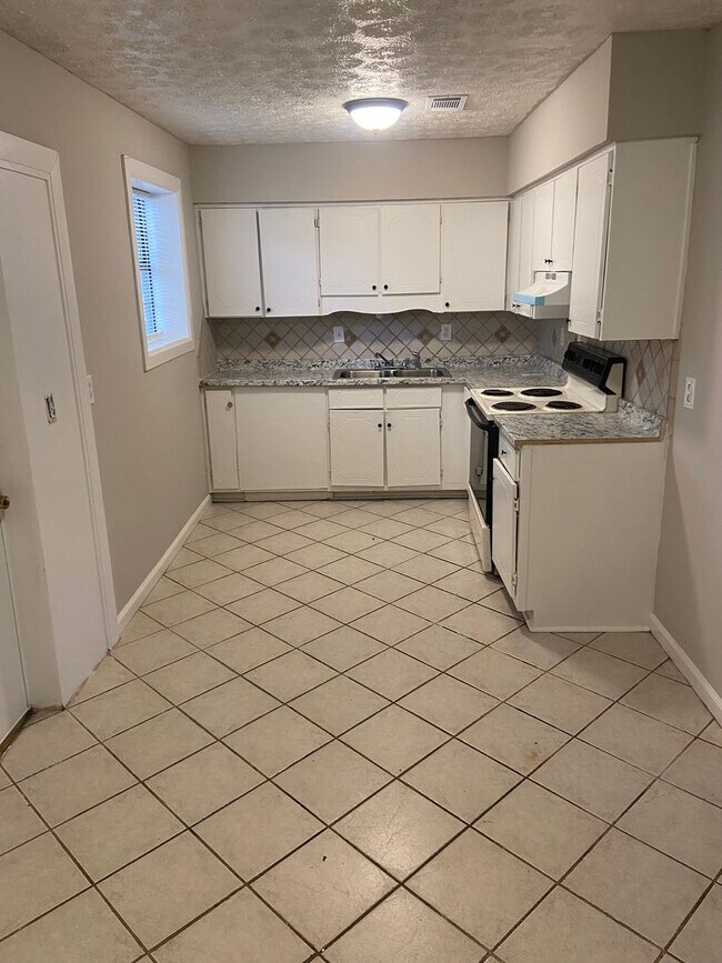 Foto del edificio - **ON HOLD**Total Electric East Columbus 4 Bedroom/1 Bathroom Home for Rent***