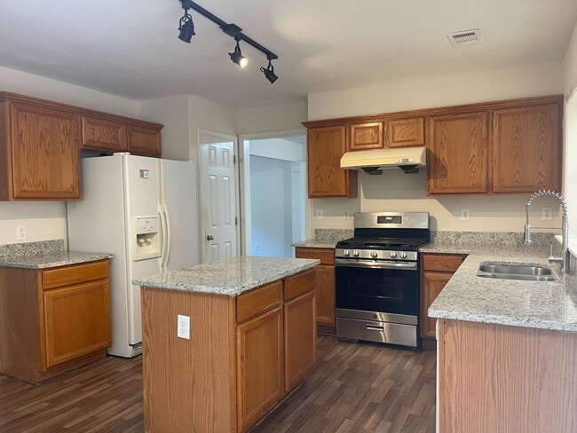 Building Photo - Gorgeous Peachtree Corners Home with Swim ...