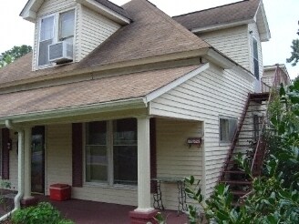 Primary Photo - 304 Plum St