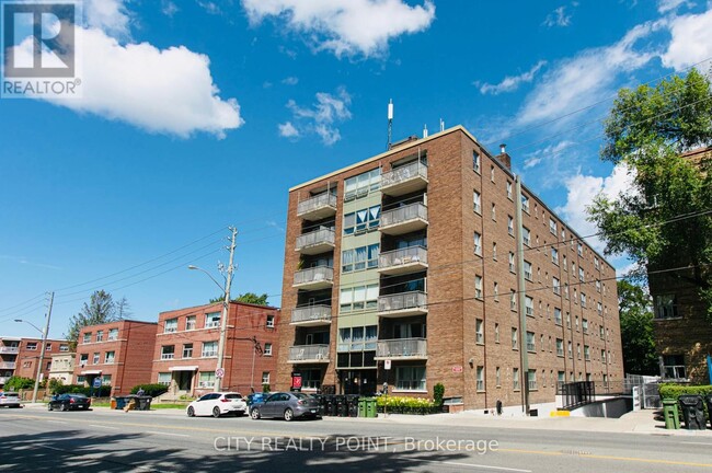 Building Photo - 405-1291 BAYVIEW Ave