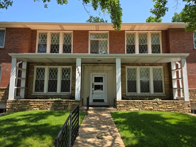 Foto del edificio - 8241 Delmar Blvd