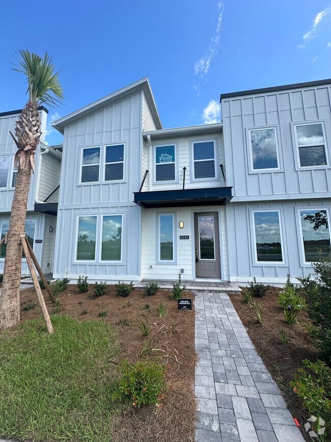 Building Photo - 6541 Cyrils Dr