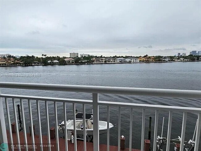 Foto del edificio - 511 Bayshore Dr